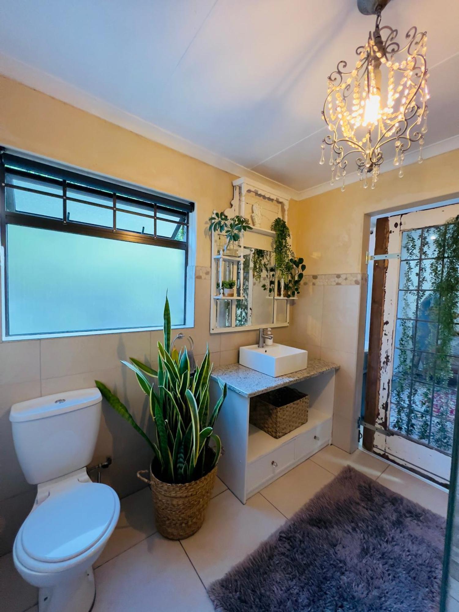 Art-Inspired Bedroom Close To Cbd Mossel Bay Exterior photo